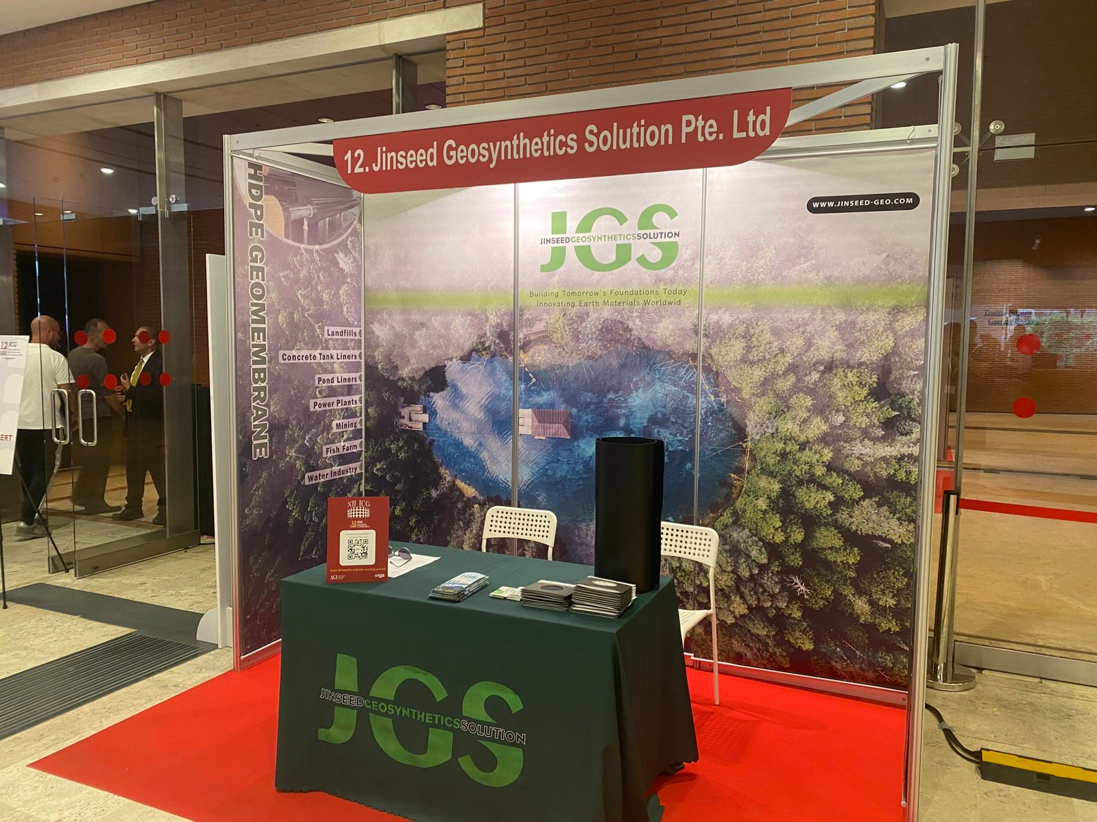 Jinseed team at the International Geosynthetics Society exhibition booth